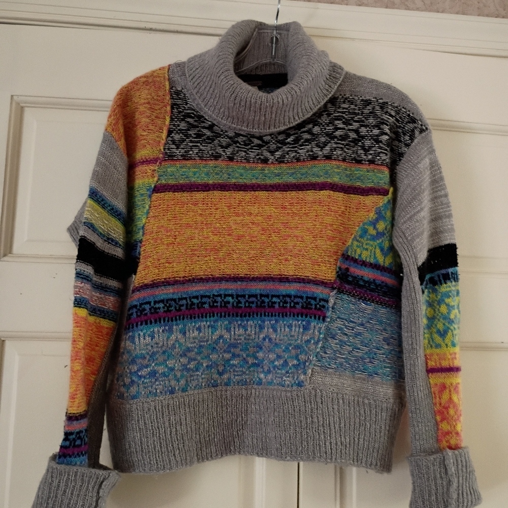 Free People Colorful Knit Turtleneck Sweater.Very Good Condition. - Picture 3 of 7